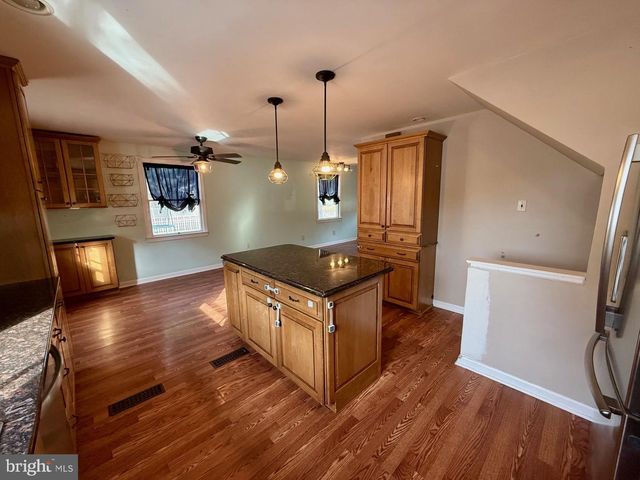 380 ERIE AVE, Carneys Point, NJ 08069