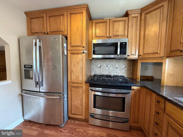 380 ERIE AVE, Carneys Point, NJ 08069