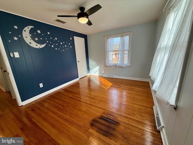 380 ERIE AVE, Carneys Point, NJ 08069