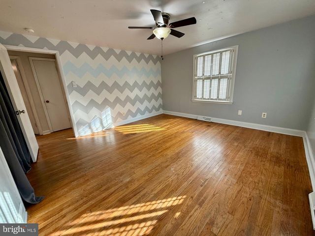 380 ERIE AVE, Carneys Point, NJ 08069