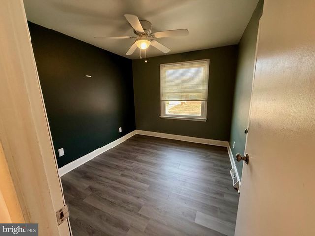 380 ERIE AVE, Carneys Point, NJ 08069