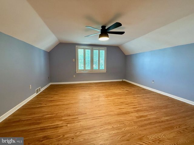 380 ERIE AVE, Carneys Point, NJ 08069