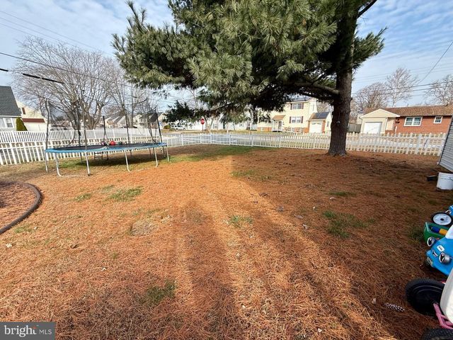 380 ERIE AVE, Carneys Point, NJ 08069