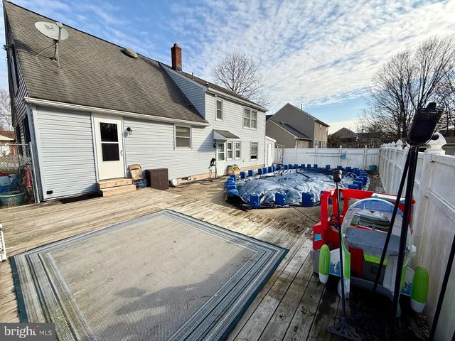 380 ERIE AVE, Carneys Point, NJ 08069