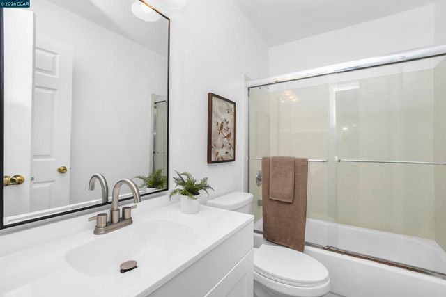 425 W 8Th St, Pittsburg, CA 94565