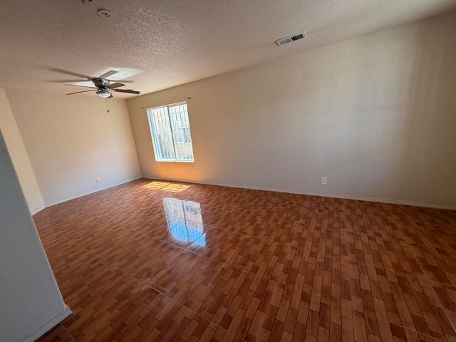 1320 Amole Drive SW, Albuquerque, NM 87121