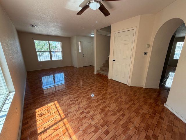 1320 Amole Drive SW, Albuquerque, NM 87121