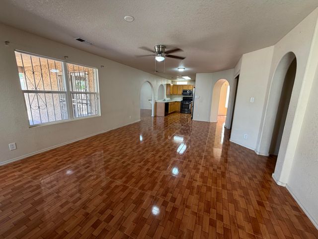 1320 Amole Drive SW, Albuquerque, NM 87121