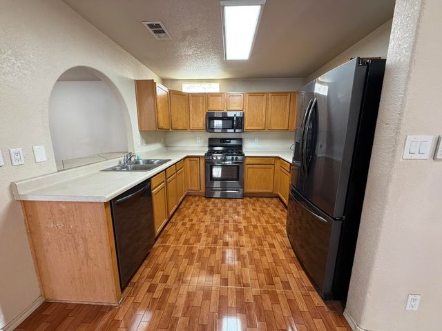 1320 Amole Drive SW, Albuquerque, NM 87121