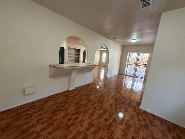 1320 Amole Drive SW, Albuquerque, NM 87121