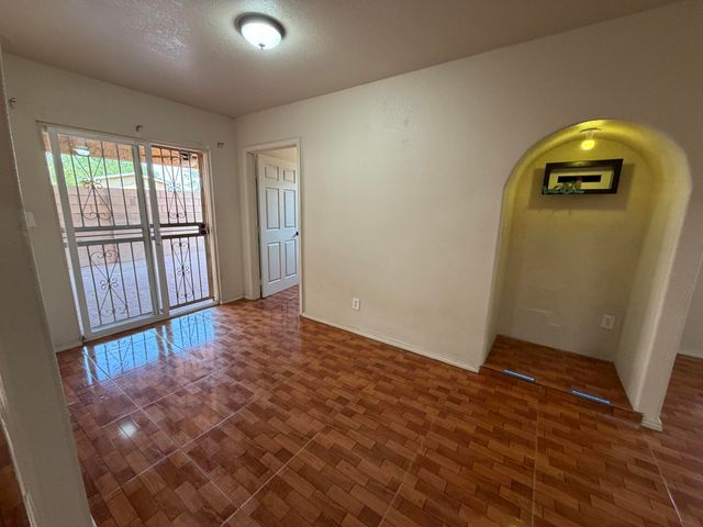 1320 Amole Drive SW, Albuquerque, NM 87121