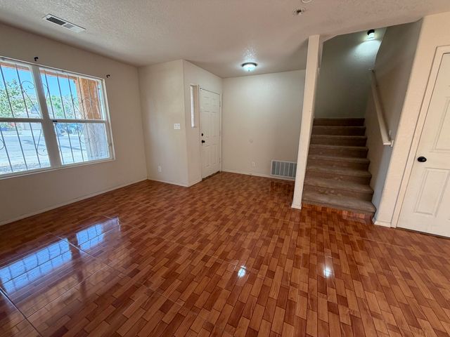 1320 Amole Drive SW, Albuquerque, NM 87121