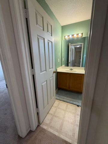 1320 Amole Drive SW, Albuquerque, NM 87121