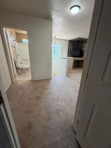 1320 Amole Drive SW, Albuquerque, NM 87121