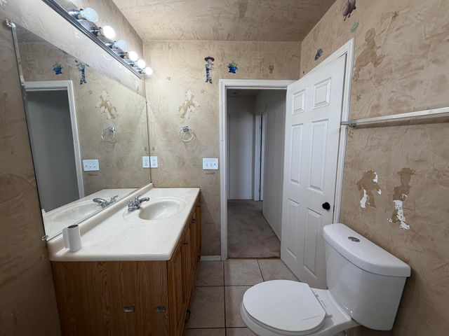 1320 Amole Drive SW, Albuquerque, NM 87121
