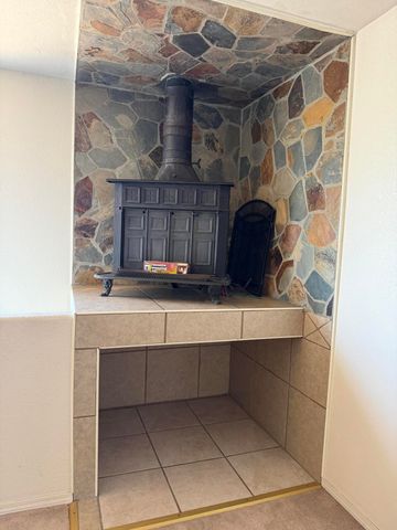1320 Amole Drive SW, Albuquerque, NM 87121