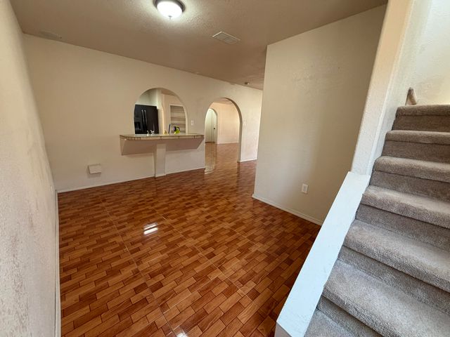 1320 Amole Drive SW, Albuquerque, NM 87121