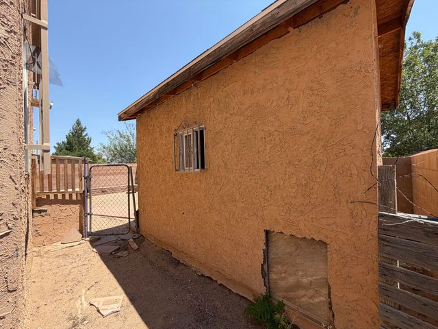 1320 Amole Drive SW, Albuquerque, NM 87121