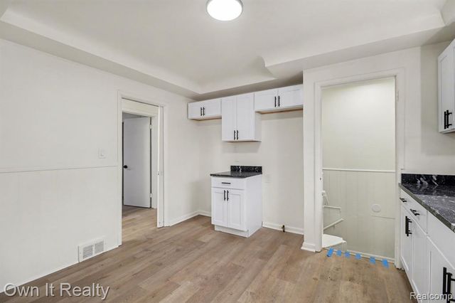 19909 Murray Hill Street, Detroit, MI 48235