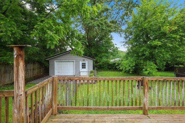 79 Central Avenue, Berea, KY 40403