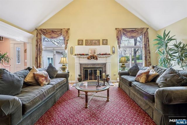 2 Crocker Mansion Drive, Mahwah, NJ 07430