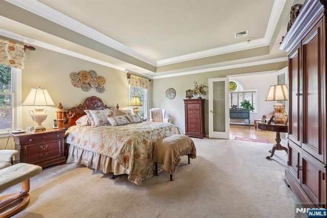 2 Crocker Mansion Drive, Mahwah, NJ 07430