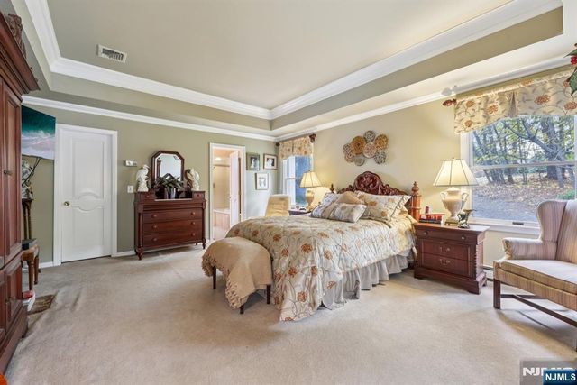 2 Crocker Mansion Drive, Mahwah, NJ 07430