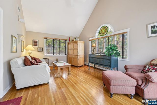 2 Crocker Mansion Drive, Mahwah, NJ 07430