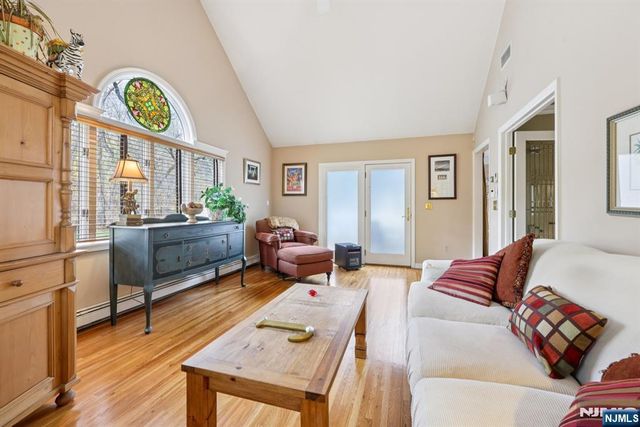 2 Crocker Mansion Drive, Mahwah, NJ 07430