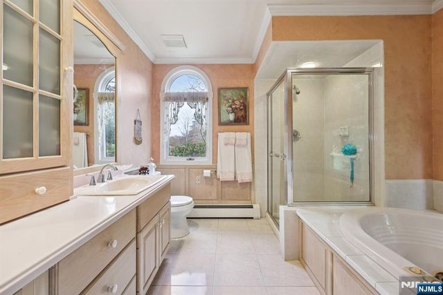 2 Crocker Mansion Drive, Mahwah, NJ 07430