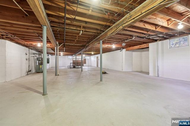 2 Crocker Mansion Drive, Mahwah, NJ 07430