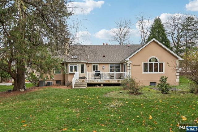 2 Crocker Mansion Drive, Mahwah, NJ 07430