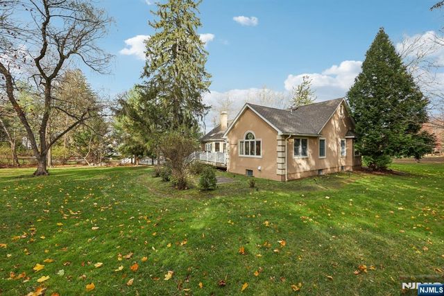 2 Crocker Mansion Drive, Mahwah, NJ 07430