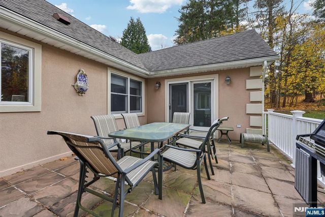 2 Crocker Mansion Drive, Mahwah, NJ 07430