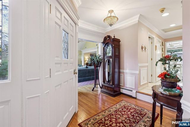 2 Crocker Mansion Drive, Mahwah, NJ 07430