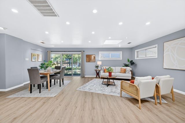 7171 Westmoreland Way, Sacramento, CA 95831