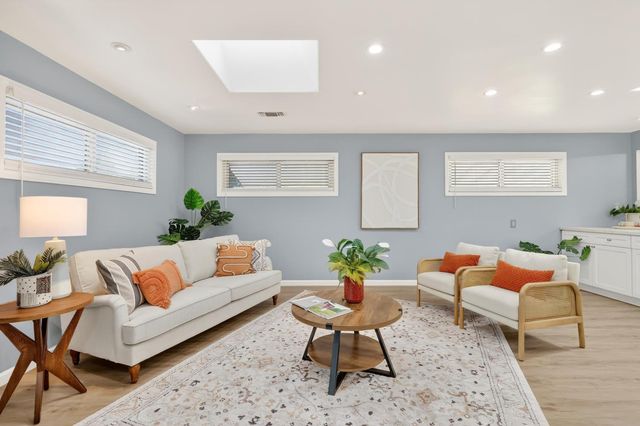 7171 Westmoreland Way, Sacramento, CA 95831