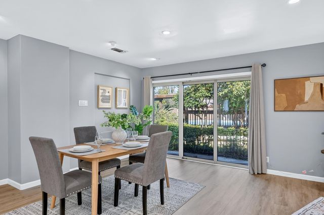 7171 Westmoreland Way, Sacramento, CA 95831