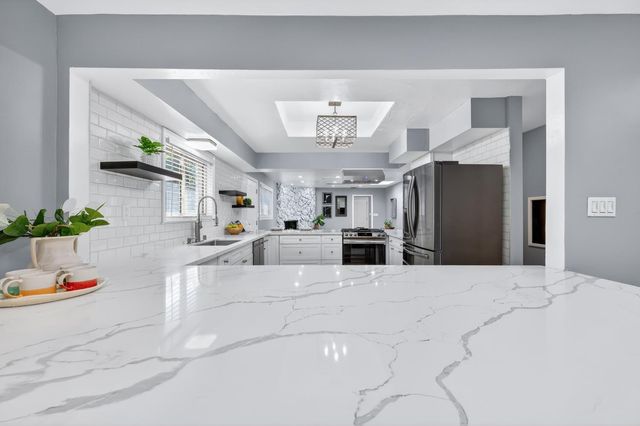 7171 Westmoreland Way, Sacramento, CA 95831