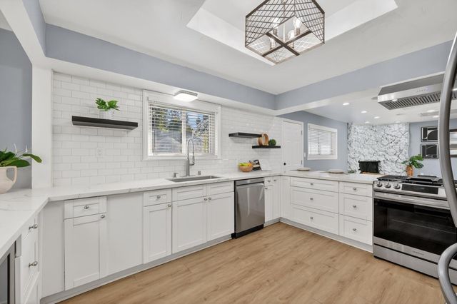 7171 Westmoreland Way, Sacramento, CA 95831