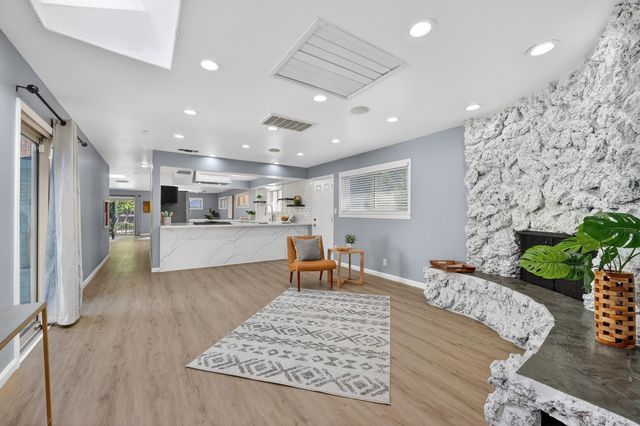 7171 Westmoreland Way, Sacramento, CA 95831