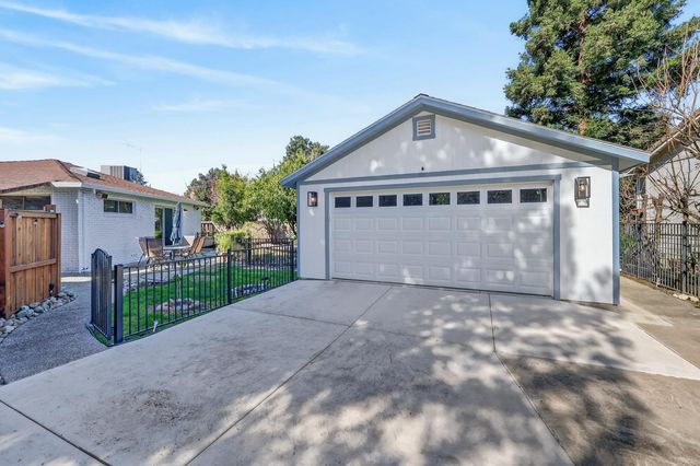 7171 Westmoreland Way, Sacramento, CA 95831