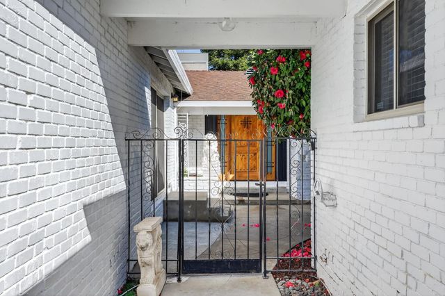 7171 Westmoreland Way, Sacramento, CA 95831