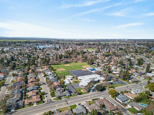 7171 Westmoreland Way, Sacramento, CA 95831