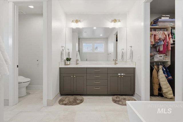 1711 E Spire St, Meridian, ID 83642