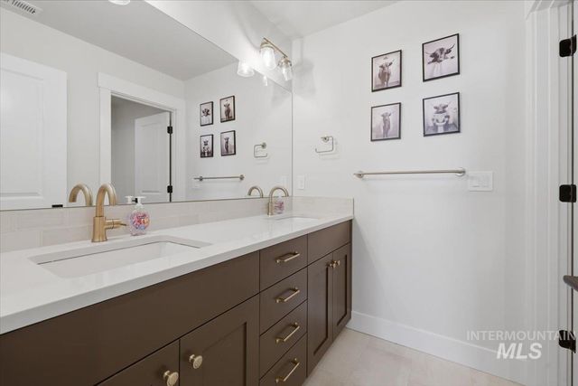 1711 E Spire St, Meridian, ID 83642