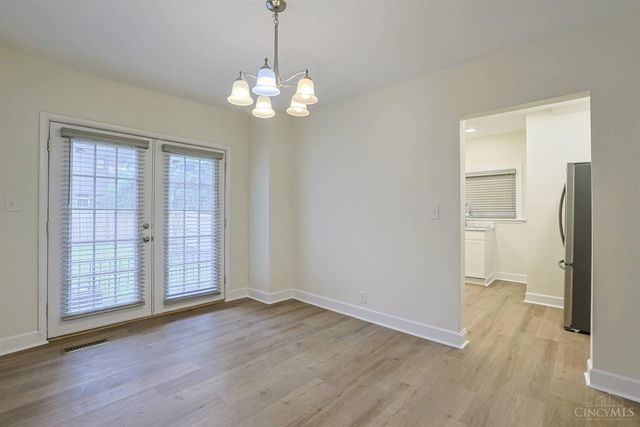 2956 Henshaw Avenue, Cincinnati, OH 45225