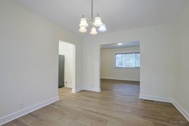 2956 Henshaw Avenue, Cincinnati, OH 45225