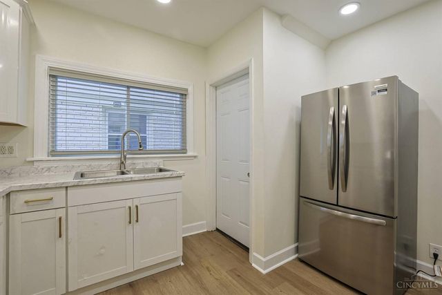 2956 Henshaw Avenue, Cincinnati, OH 45225
