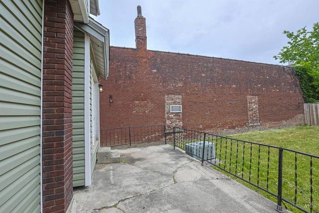 2956 Henshaw Avenue, Cincinnati, OH 45225